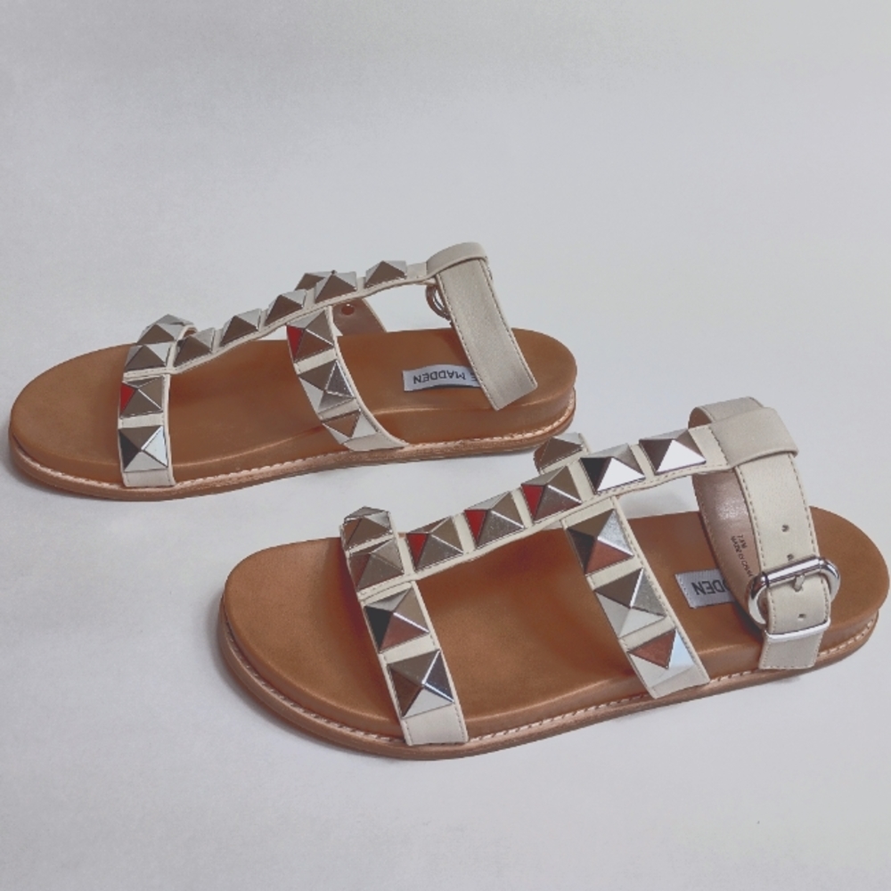 New Steve Madden Daft White Sandals